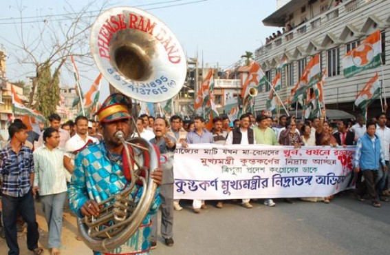 Manik Sarkar busy with party meeting at Delhi, Tripura law and order dips all time low Manik Sarkar busy with party meeting at Delhi, Tripura law and order dips all time low